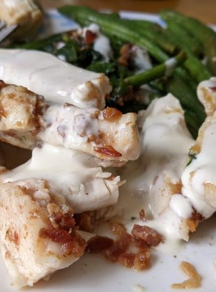 Creamy Bacon and Spinach Chicken with Green Beans